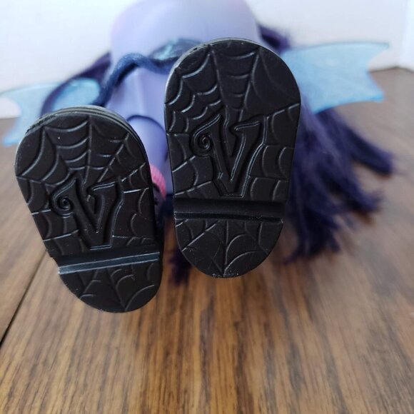 Vamprina Bat-Tastic Talking Light-Up 11" Doll Disney Just Play - Picture 9 of 9